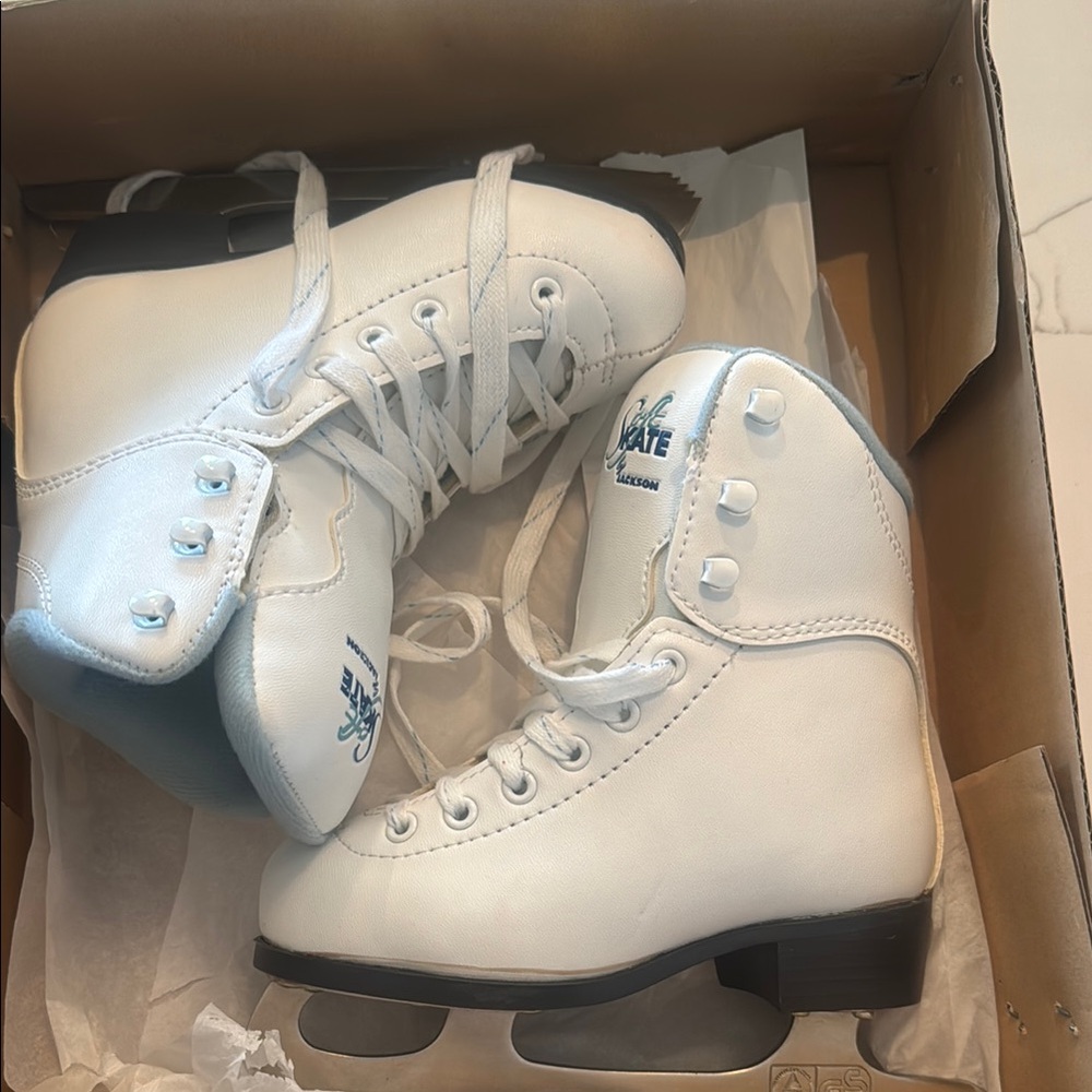JACKSON White Figure Ice Skates